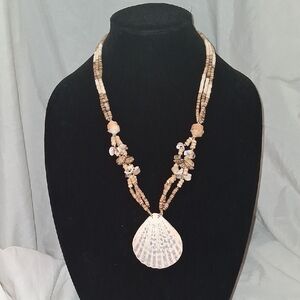 Natural Shell Pendant Necklace